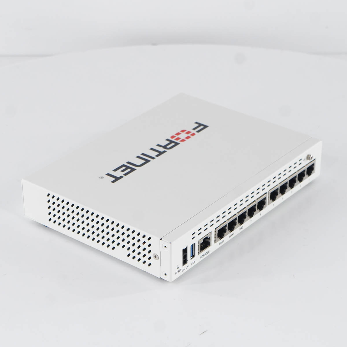Fortinet Fortigate 200 Firewall 200-RHD-20 初期化済み